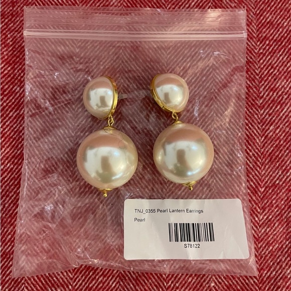 Tuckernuck Pearl Lantern earrings - Picture 2 of 4
